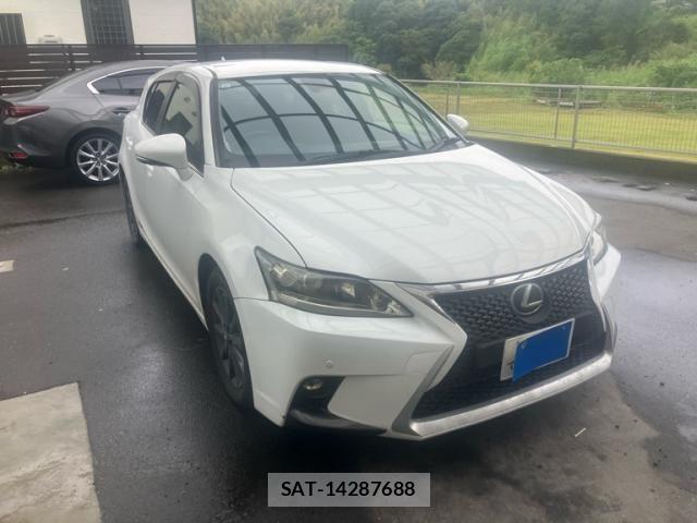 Lexus CT 2011-10 8743358-2