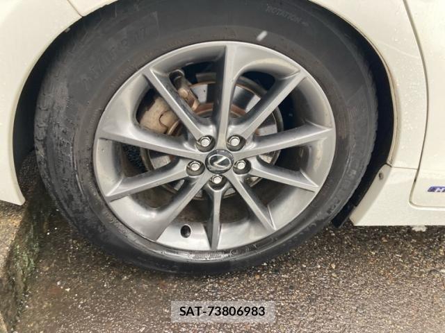 Lexus CT 2011-09 8743356-11