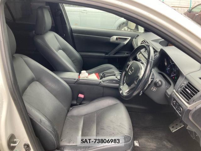 Lexus CT 2011-09 8743356-15