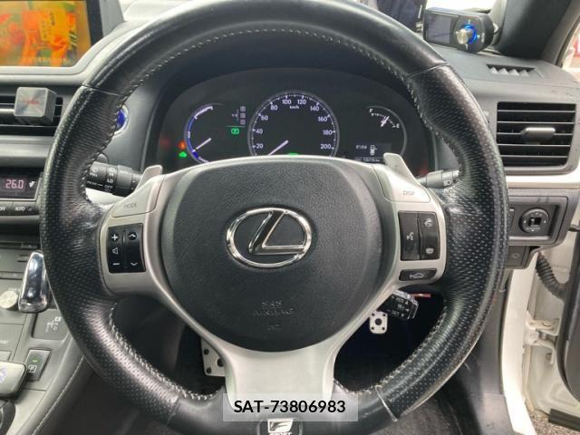 Lexus CT 2011-09 8743356-16