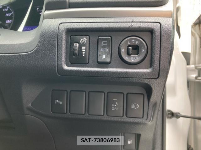 Lexus CT 2011-09 8743356-17