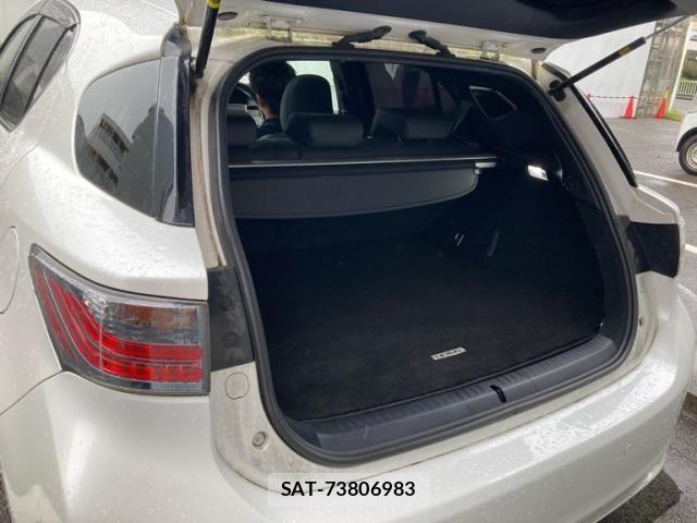 Lexus CT 2011-09 8743356-6
