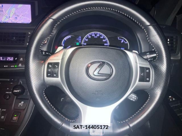 Lexus CT 2012-10 8796444-16