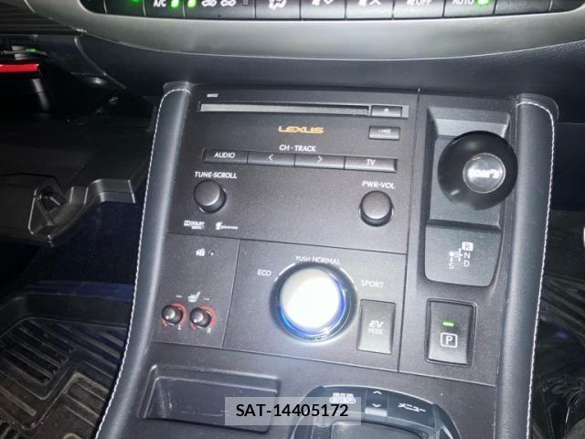 Lexus CT 2012-10 8796444-17