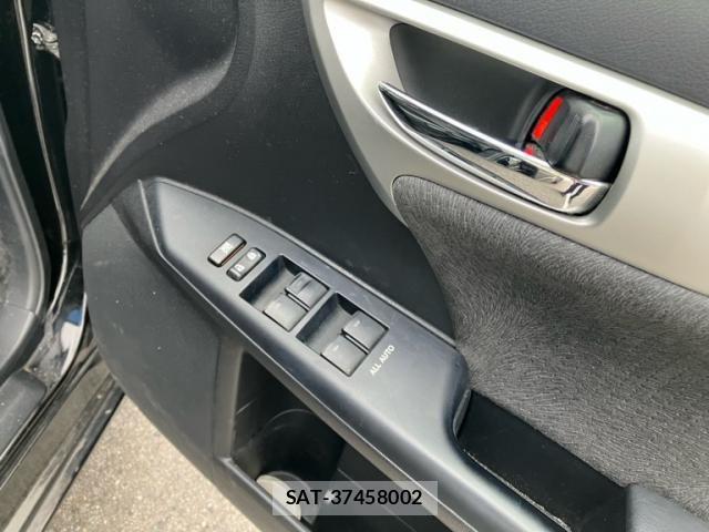 Lexus CT 2011-09 8829930-15