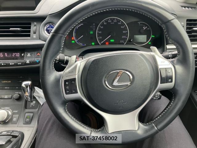 Lexus CT 2011-09 8829930-17
