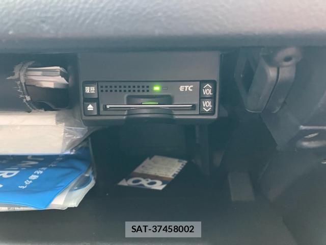 Lexus CT 2011-09 8829930-22