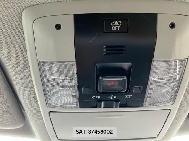 Lexus CT 2011-09 8829930-23