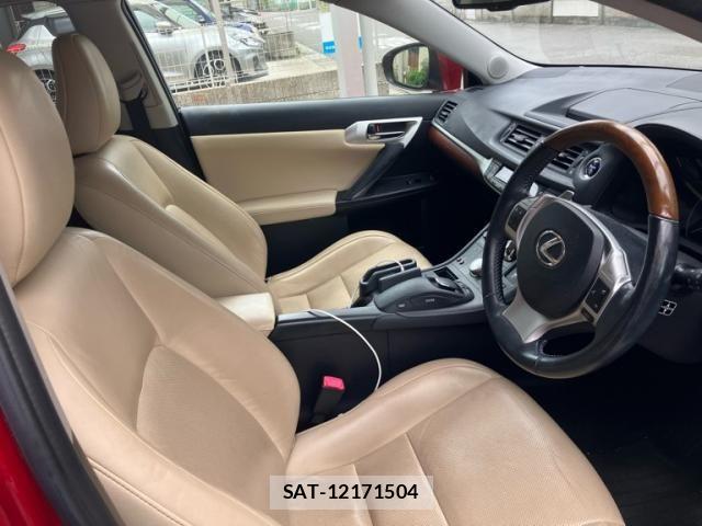Lexus CT 2011-10 8829929-13