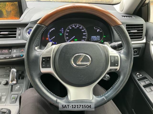 Lexus CT 2011-10 8829929-15