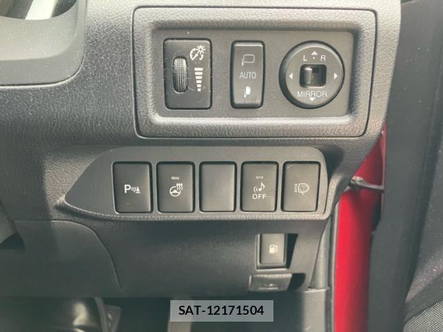 Lexus CT 2011-10 8829929-16