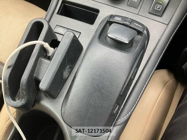 Lexus CT 2011-10 8829929-18
