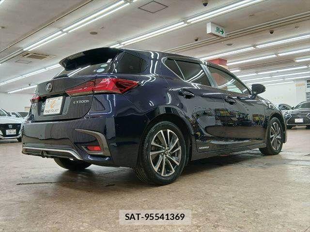 Lexus CT 2018-03 8829928-15