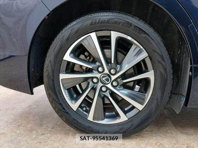 Lexus CT 2018-03 8829928-25