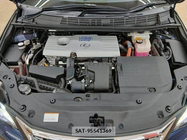 Lexus CT 2018-03 8829928-29
