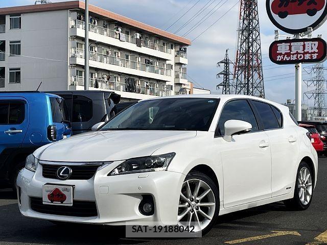 Lexus CT 2011-08 8829921-0