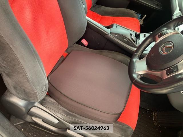 Lexus CT 2012-07 8829931-11