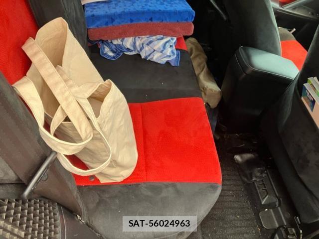 Lexus CT 2012-07 8829931-21