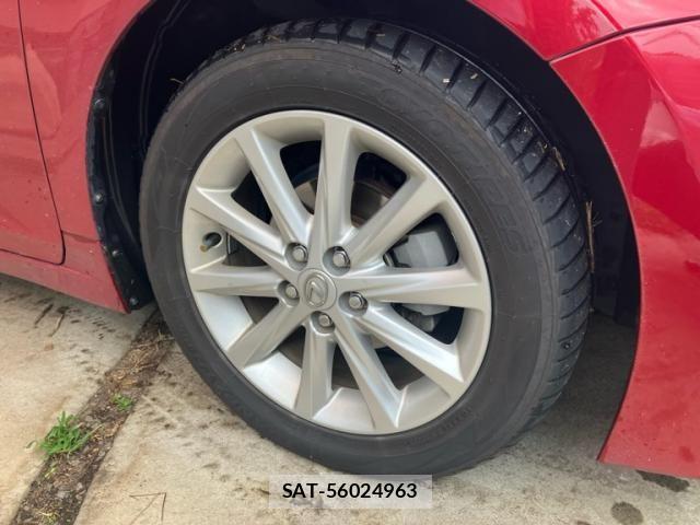 Lexus CT 2012-07 8829931-3