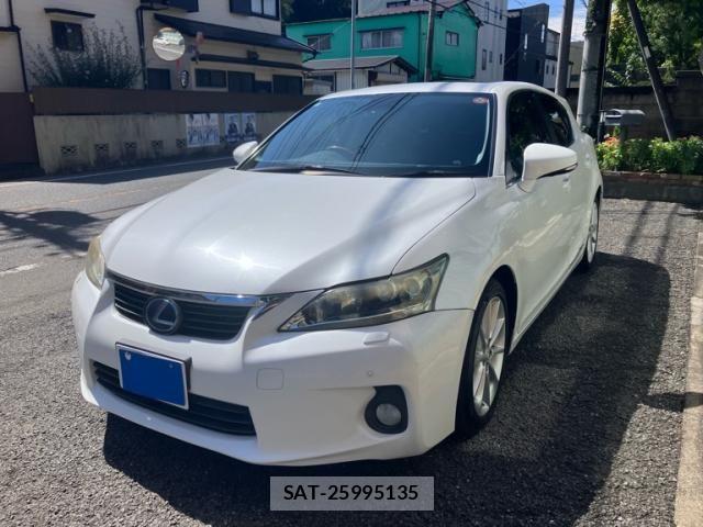 Lexus CT 2013-04 8849564-0