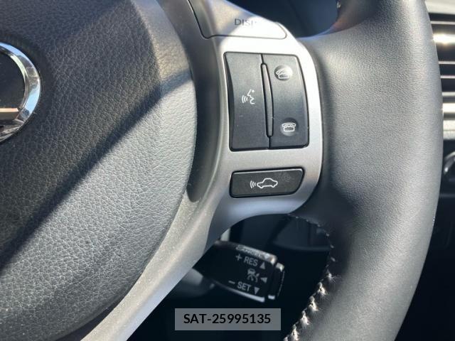 Lexus CT 2013-04 8849564-11