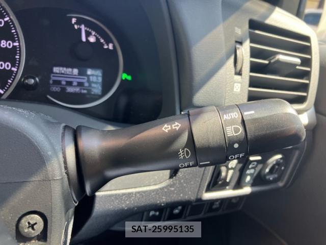 Lexus CT 2013-04 8849564-12