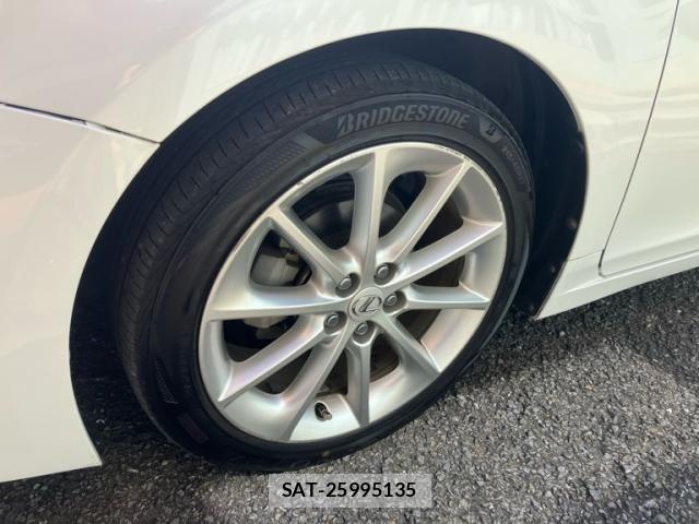 Lexus CT 2013-04 8849564-17