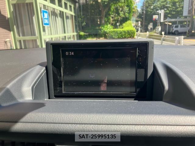 Lexus CT 2013-04 8849564-7