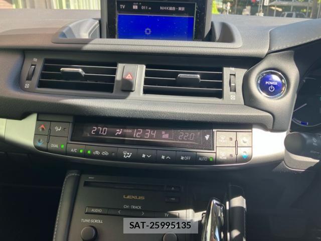 Lexus CT 2013-04 8849564-8