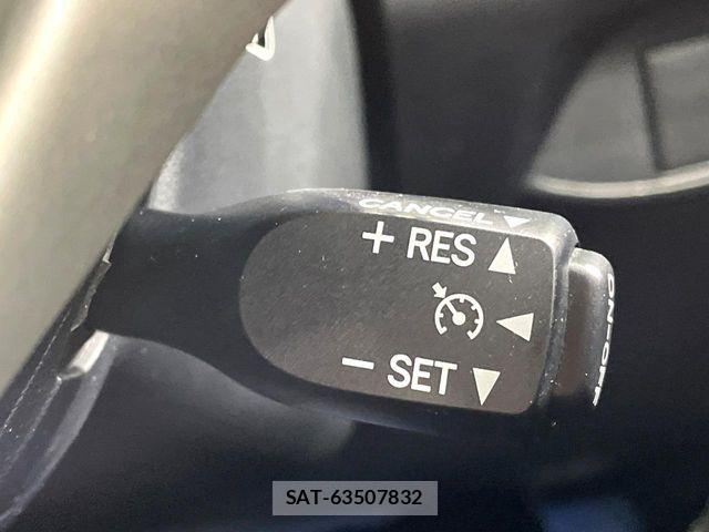 Lexus CT 2011-01 8871332-4