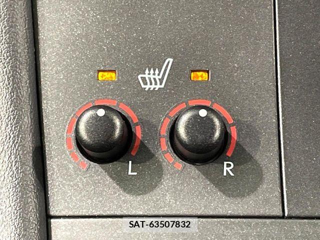 Lexus CT 2011-01 8871332-5