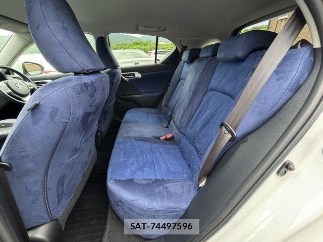 Lexus CT 2011-03 8880467-16