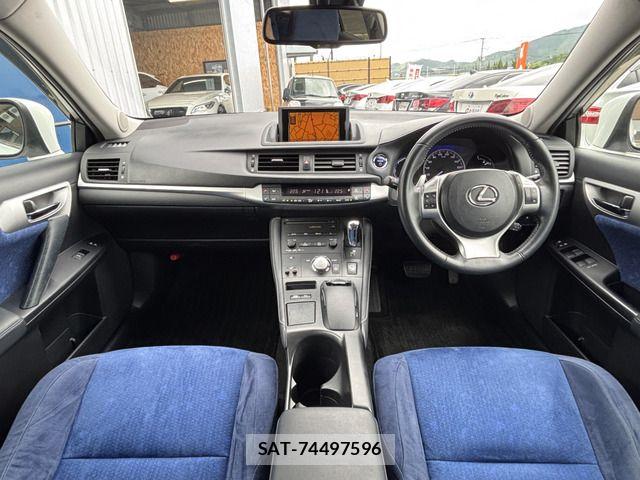 Lexus CT 2011-03 8880467-1
