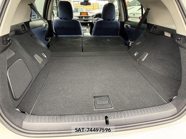 Lexus CT 2011-03 8880467-19
