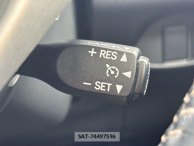 Lexus CT 2011-03 8880467-3
