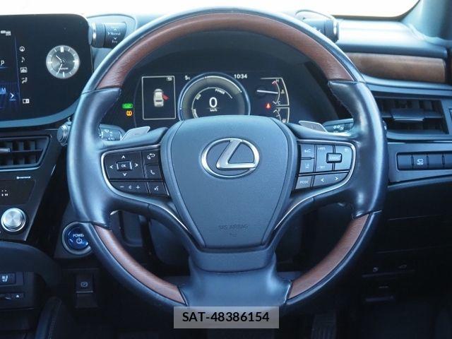 Lexus ES 2022-03 662812-16