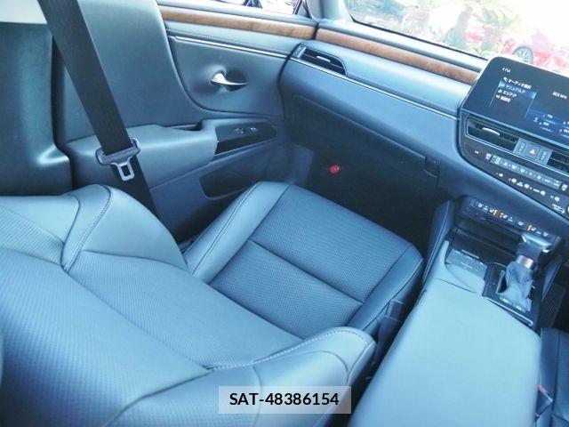 Lexus ES 2022-03 662812-27