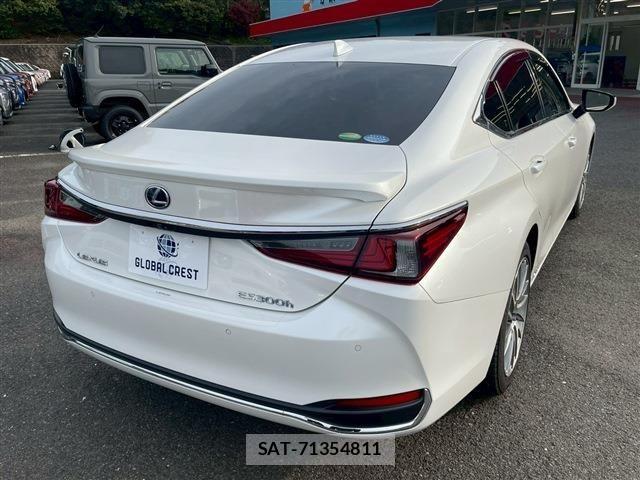 Lexus ES 2020-03 883602-10