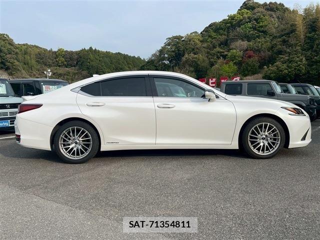 Lexus ES 2020-03 883602-11
