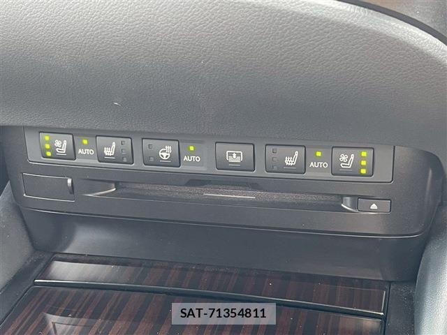 Lexus ES 2020-03 883602-23