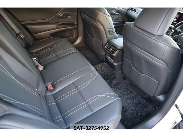 Lexus ES 2019-01 895120-10