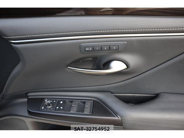 Lexus ES 2019-01 895120-18