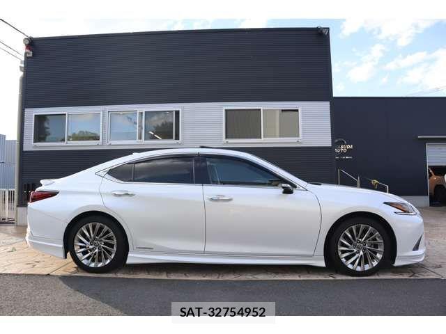 Lexus ES 2019-01 895120-3