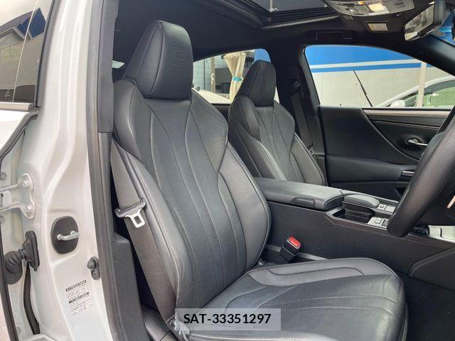 Lexus ES 2021-09 988412-9