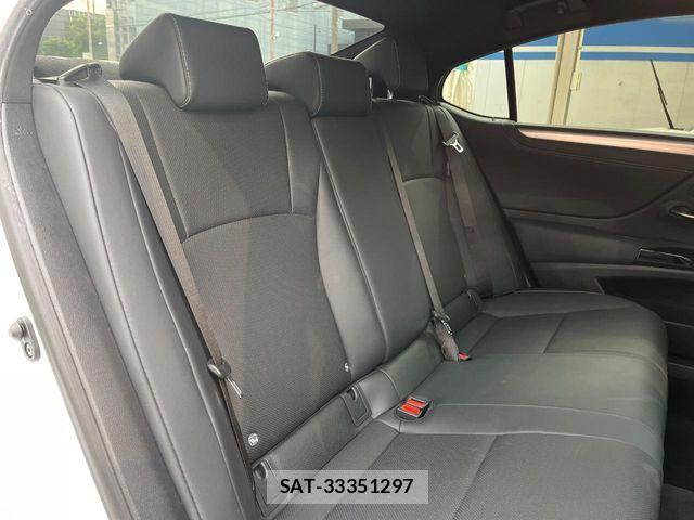 Lexus ES 2021-09 988412-10