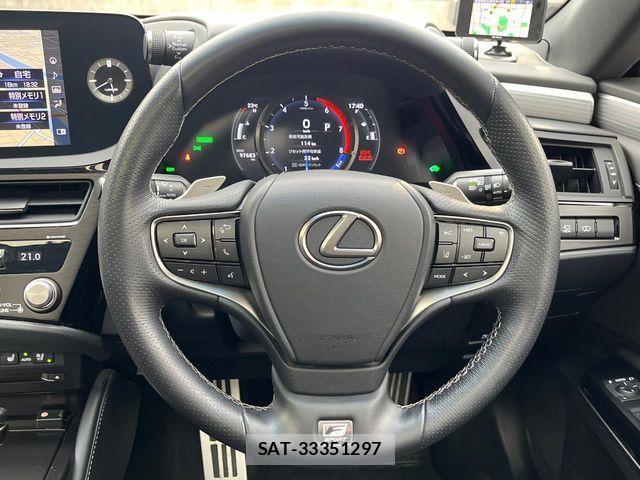 Lexus ES 2021-09 988412-8