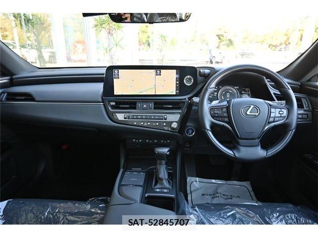 Lexus ES 2022-03 1661426-10