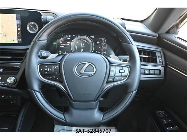 Lexus ES 2022-03 1661426-12