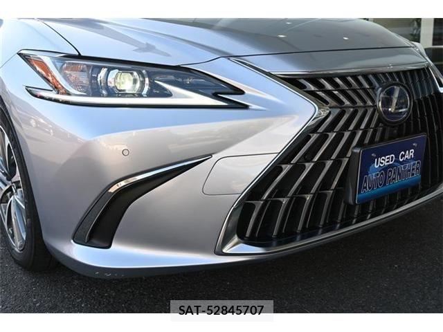 Lexus ES 2022-03 1661426-18
