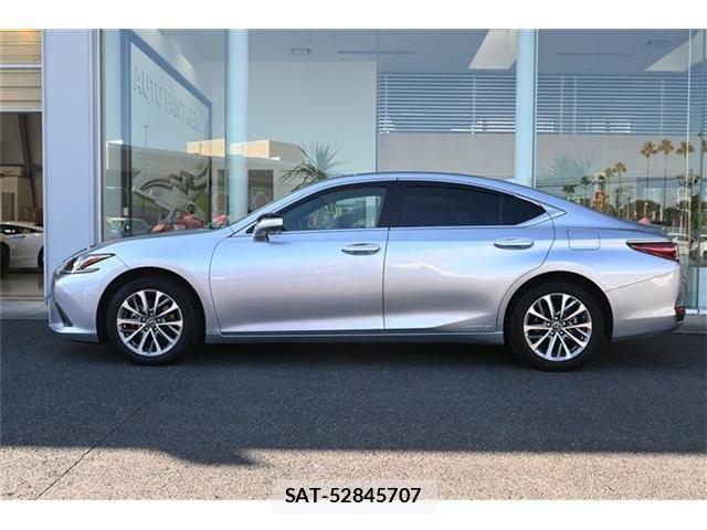 Lexus ES 2022-03 1661426-1